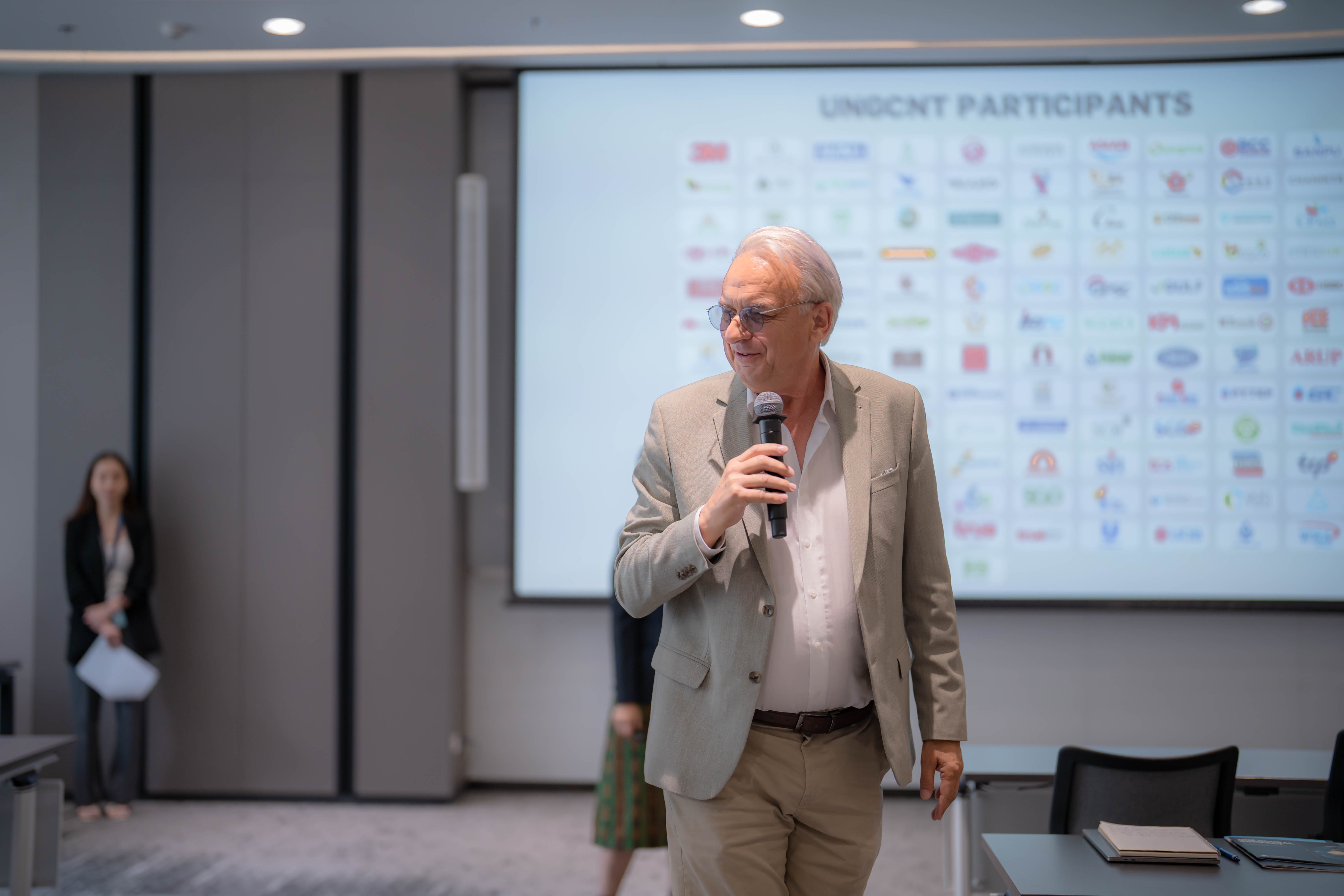 Ole Bent Rye presenterer